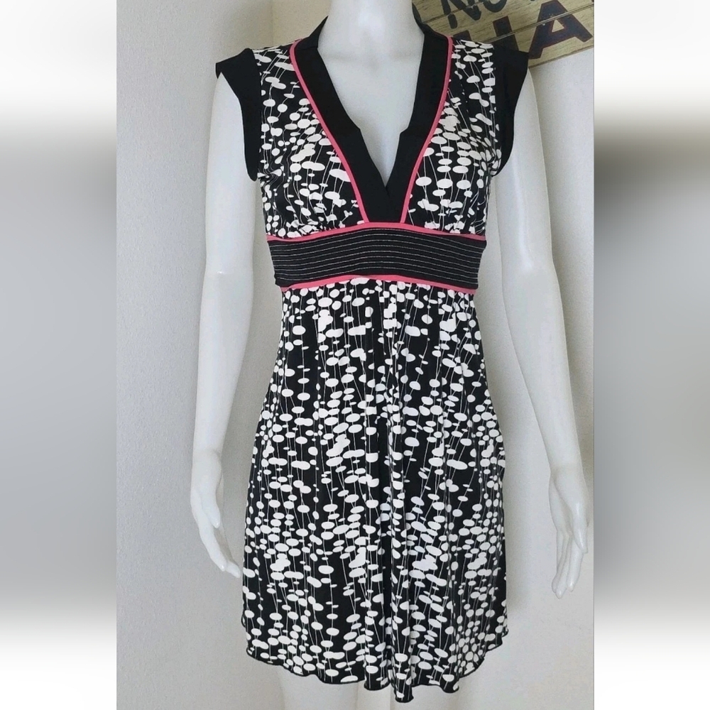 NWT Speechless V Neck Sleeveless Dress Black White Abstract Polka Dot Pink L